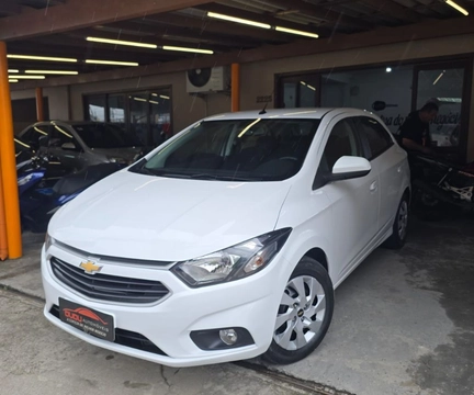 Chevrolet Onix 2018 Branco — foto 1 de 3