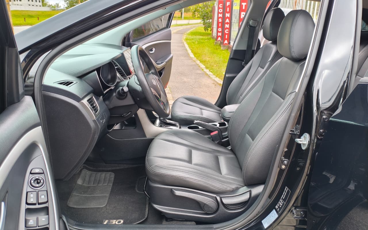 imagem-https://www.socarrao.com.br/sc-vehicle-images-prod/3941195/1789741093012-V2hhdHNBcHAgSW1hZ2UgMjAyNi0wOS0xOCBhdCAxMC4zNy4xMi5qcGVn.jpeg