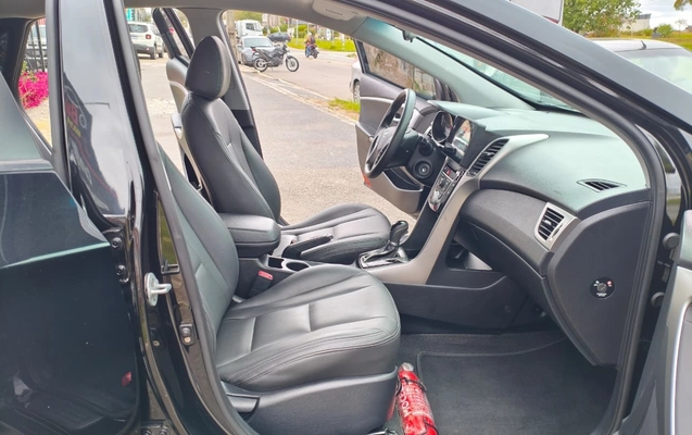 imagem-https://www.socarrao.com.br/sc-vehicle-images-prod/3941195/1789741093081-V2hhdHNBcHAgSW1hZ2UgMjAyNi0wOS0xOCBhdCAxMC4zNi40NCAoMSkuanBlZw.jpeg