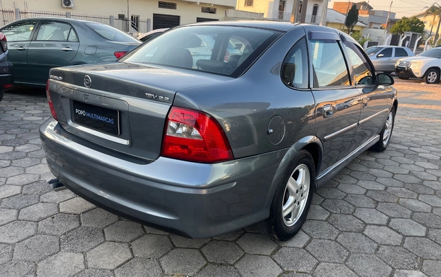imagem-https://www.socarrao.com.br/sc-vehicle-images-prod/3941473/1789741650279-SU1HXzI2NDMuanBlZw.jpeg
