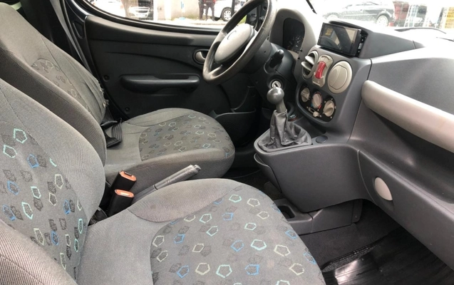 imagem-https://www.socarrao.com.br/sc-vehicle-images-prod/3941506/1789741763150-PTrwi0U2o3PEfJQGmjnQ6CSqALsZjtyV.jpg