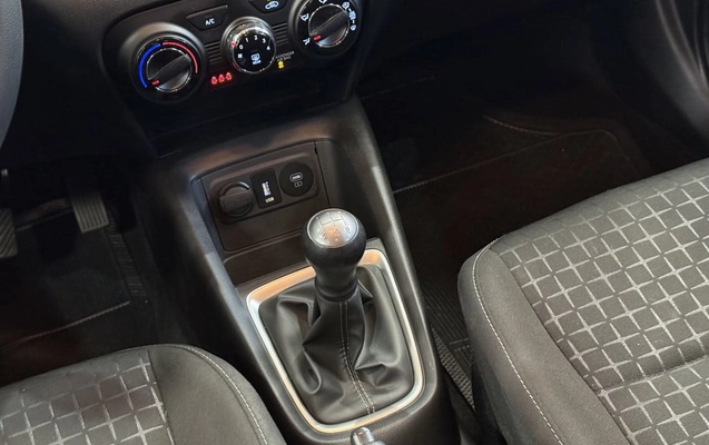 imagem-https://www.socarrao.com.br/sc-vehicle-images-prod/3941508/1789741795235-vehicle_image_1789741600_c2732661046a1b2cc57c99a2d49827b2.jpeg