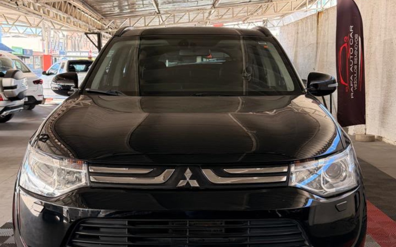 imagem-https://www.socarrao.com.br/sc-vehicle-images-prod/3941570/1789741979971-V2hhdHNBcHAgSW1hZ2UgMjAyNi0wOC0wNCBhdCAxMC4zMi4xMyAoMykuanBlZw.jpeg