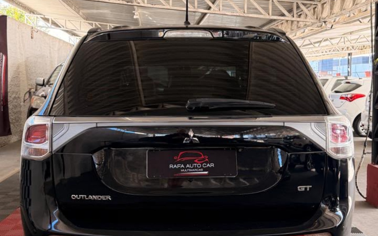 imagem-https://www.socarrao.com.br/sc-vehicle-images-prod/3941570/1789741980501-V2hhdHNBcHAgSW1hZ2UgMjAyNi0wOC0wNCBhdCAxMC4zMi4xMyAoMikuanBlZw.jpeg