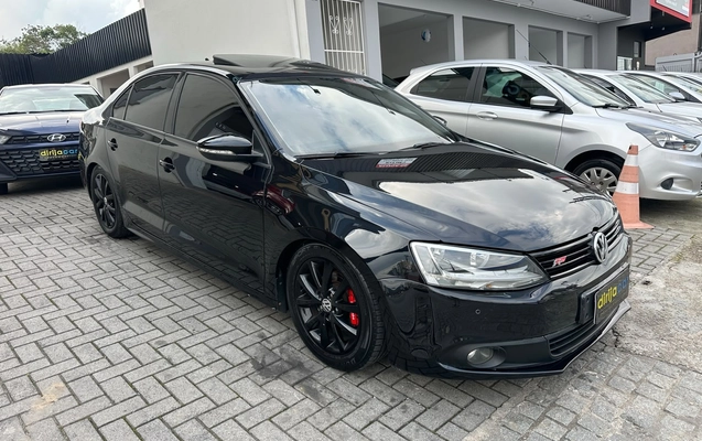 imagem-https://www.socarrao.com.br/sc-vehicle-images-prod/3941612/1789742046858-d91cbd35-d0c2-42fa-8c5e-ec36b223e37d.jpeg