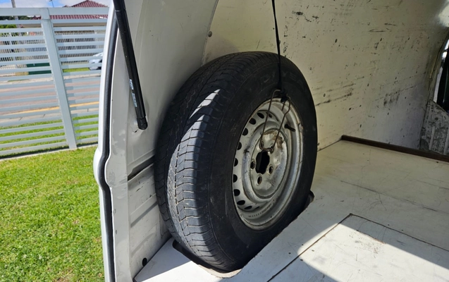 imagem-https://www.socarrao.com.br/sc-vehicle-images-prod/3941976/1789742851650-4_113309.jpg