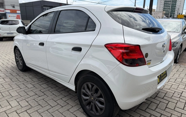 imagem-https://www.socarrao.com.br/sc-vehicle-images-prod/3942196/1789743110669-003_71d39a2f23c31f39ab1f44c7e8ea58b1.jpg