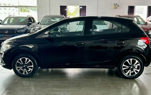 imagem-https://www.socarrao.com.br/sc-vehicle-images-prod/3942275/1789743576081-2f6ebd42d2294e20ade6f2cca830d840_1789743189198.jpg