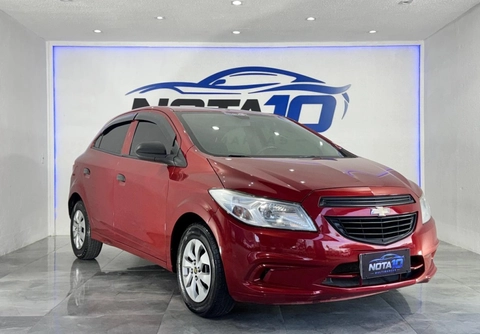 Chevrolet Onix 2018 Vermelho — foto 1 de 3