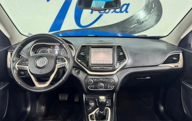 imagem-https://www.socarrao.com.br/sc-vehicle-images-prod/3943155/1789745285817-9_055457.jpg