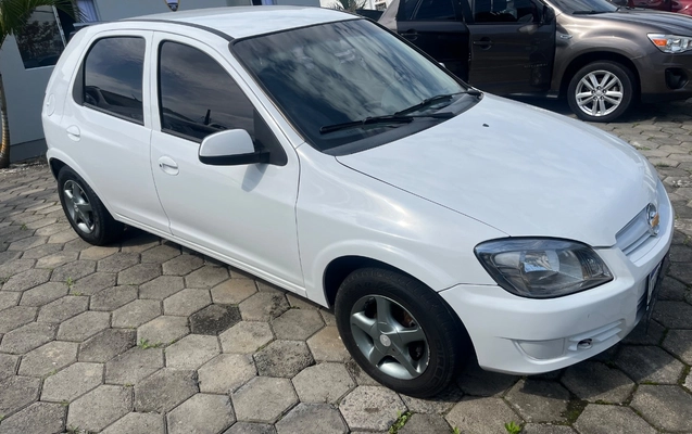 imagem-https://www.socarrao.com.br/sc-vehicle-images-prod/3943157/1789745420710-SU1HXzIzNzEuanBlZw.jpeg