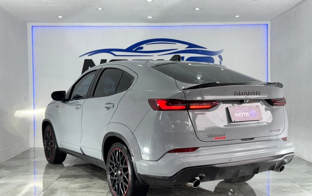 imagem-https://www.socarrao.com.br/sc-vehicle-images-prod/3943347/1789745725794-6_024104.jpg