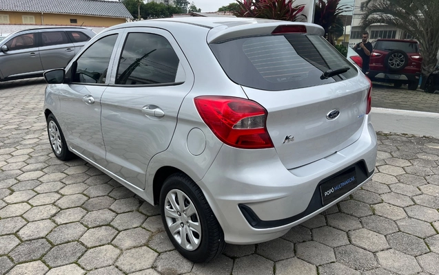 imagem-https://www.socarrao.com.br/sc-vehicle-images-prod/3943616/1789746563814-SU1HXzI0NTQuanBlZw.jpeg