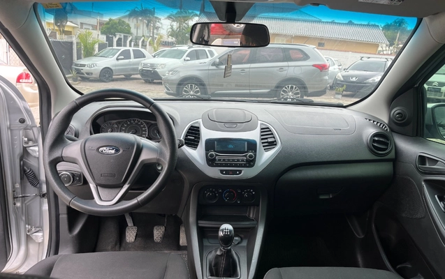 imagem-https://www.socarrao.com.br/sc-vehicle-images-prod/3943616/1789746563872-SU1HXzI0NTUuanBlZw.jpeg