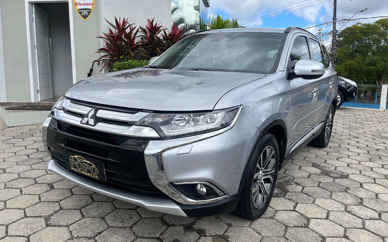 Mitsubishi OUTLANDER 3.0/ GT 3.0 V6 Aut. 2016 Prata — foto 1 de 3