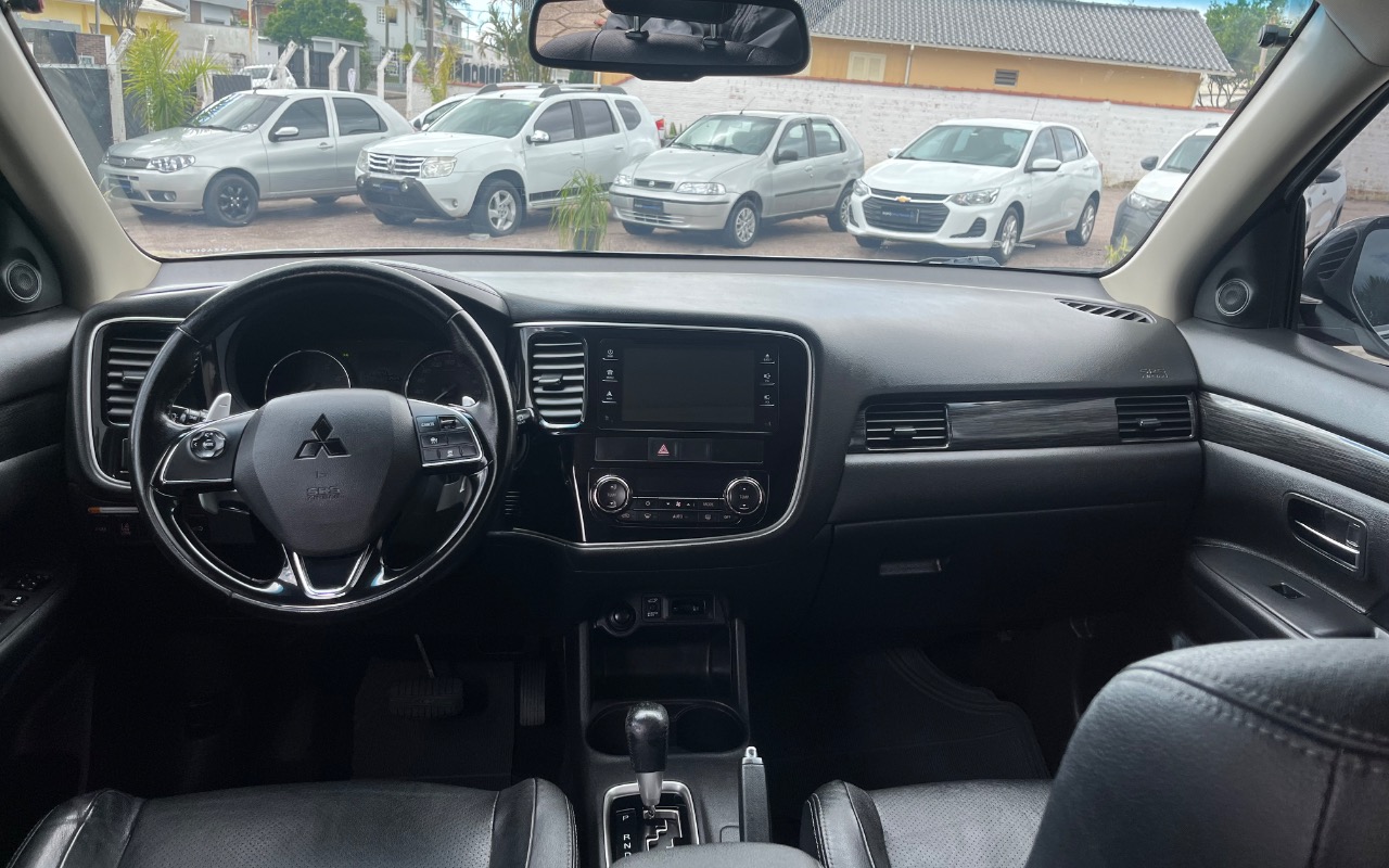 imagem-https://www.socarrao.com.br/sc-vehicle-images-prod/3943804/1789746909962-SU1HXzI3NDYuanBlZw.jpeg