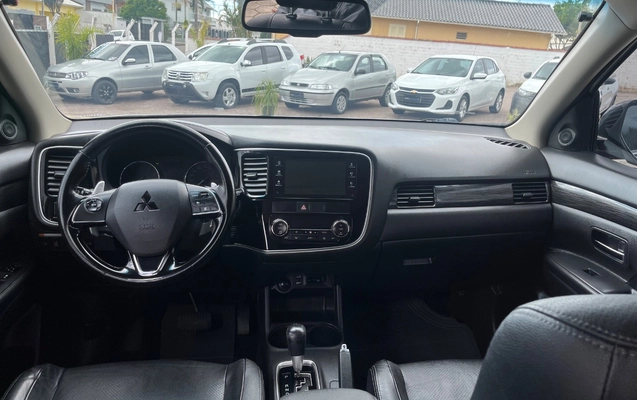 imagem-https://www.socarrao.com.br/sc-vehicle-images-prod/3943804/1789746909962-SU1HXzI3NDYuanBlZw.jpeg