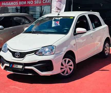Toyota Etios 2018 Branco — foto 1 de 3