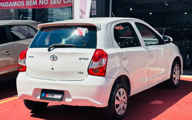 imagem-https://www.socarrao.com.br/sc-vehicle-images-prod/3943960/1789747247638-gb-97f48af.jpeg