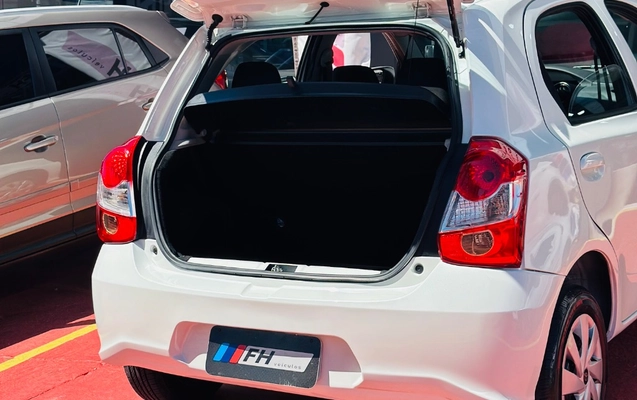 imagem-https://www.socarrao.com.br/sc-vehicle-images-prod/3943960/1789747247641-gb-732ba5b.jpeg
