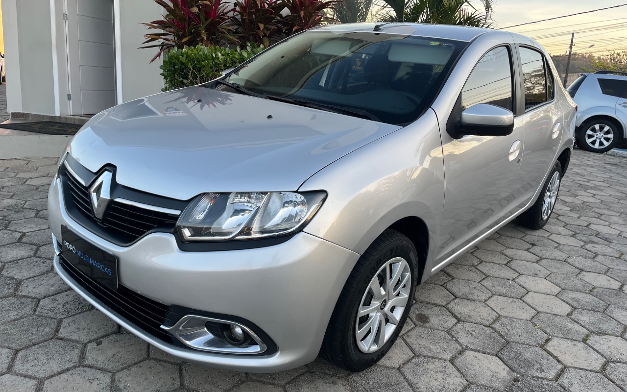 Renault Logan 2014 Prata — foto 1 de 3