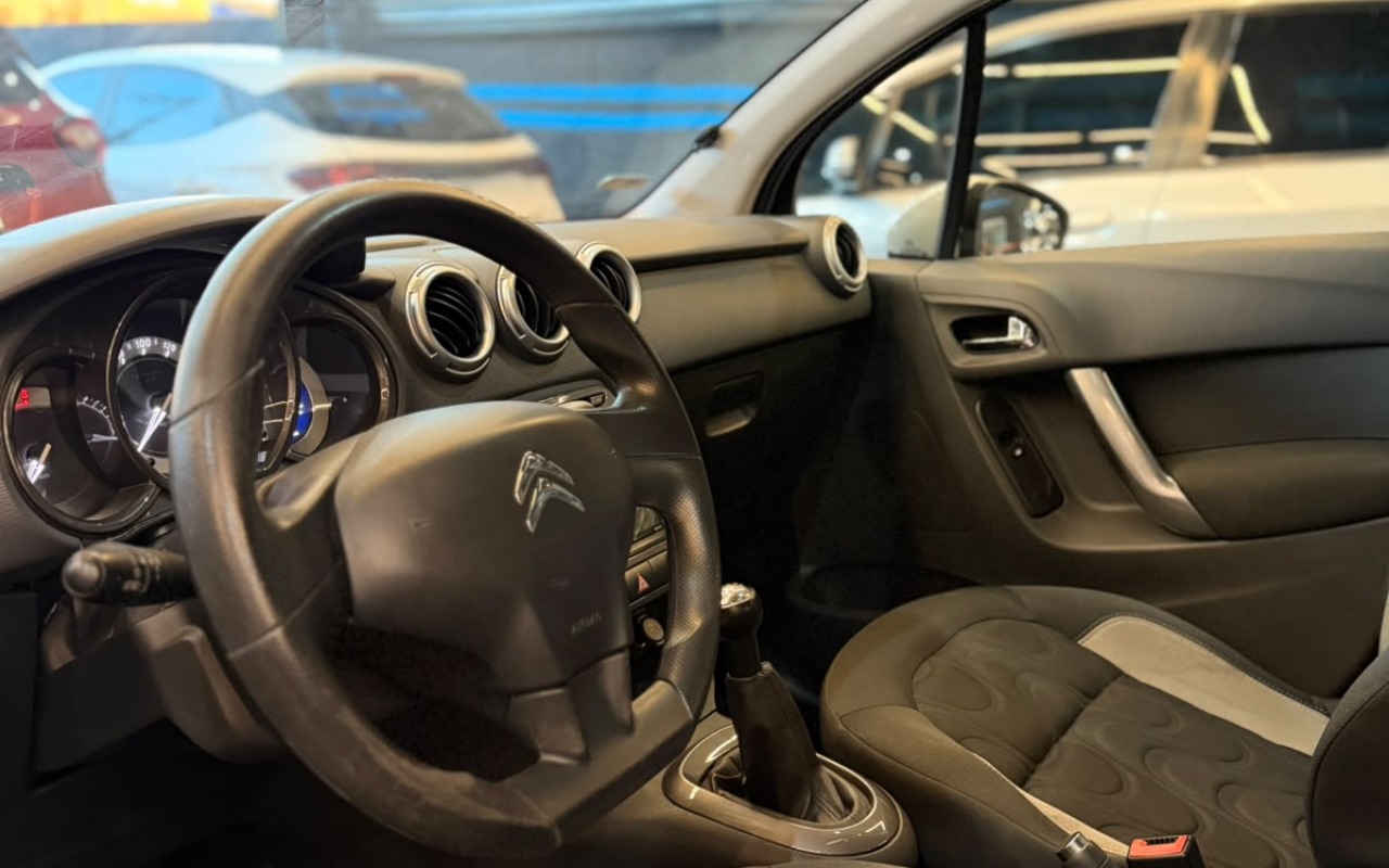 imagem-https://www.socarrao.com.br/sc-vehicle-images-prod/3944856/1789749211645-OS5qcGc.jpg