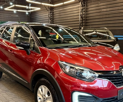 Renault Captur 2020 Vermelho — foto 1 de 3
