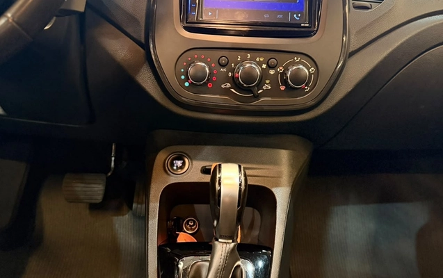imagem-https://www.socarrao.com.br/sc-vehicle-images-prod/3944946/1789749366123-OC5qcGc.jpg
