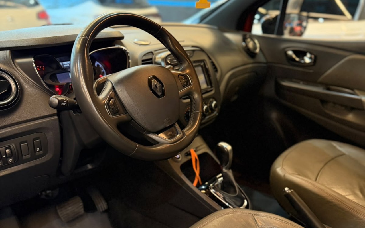 imagem-https://www.socarrao.com.br/sc-vehicle-images-prod/3944946/1789749366237-MTAuanBn.jpg