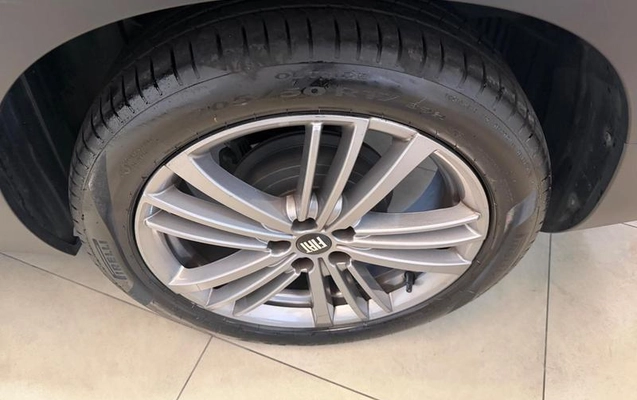 imagem-https://www.socarrao.com.br/sc-vehicle-images-prod/3945600/1790016933431-8488940_5_B_30d3743724.jpeg