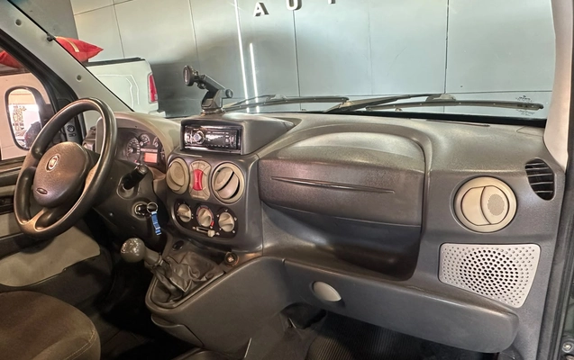 imagem-https://www.socarrao.com.br/sc-vehicle-images-prod/3945822/1789751401709-003_72e6c022763abc3089733d53ec3d9268.jpeg