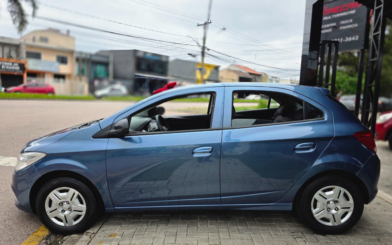 imagem-https://www.socarrao.com.br/sc-vehicle-images-prod/3946302/1789754514073-MjAyNjA5MThfMTI1MzIyLmpwZw.jpg