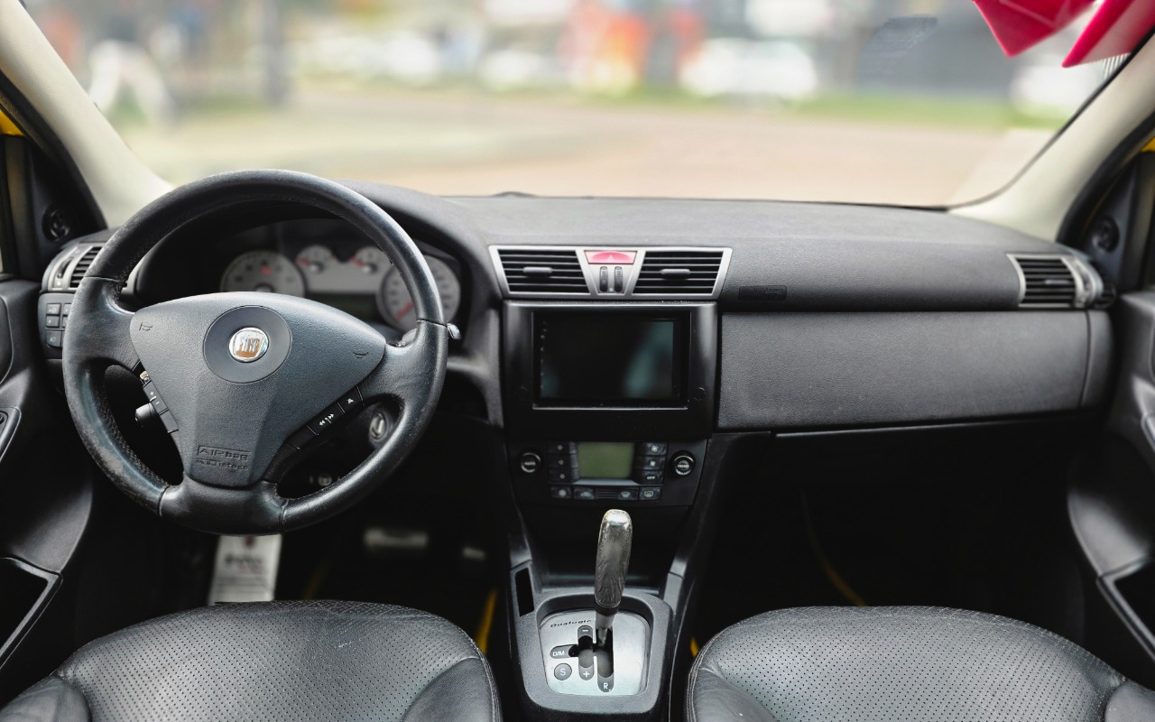 imagem-https://www.socarrao.com.br/sc-vehicle-images-prod/3946329/1789754447336-MjAyNjA5MThfMTMzMDUwLmpwZw.jpg
