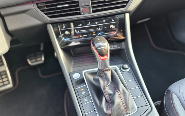 imagem-https://www.socarrao.com.br/sc-vehicle-images-prod/3946628/1789753156758-003_3cd062a275d92f13297be85700e5fe80.jpg