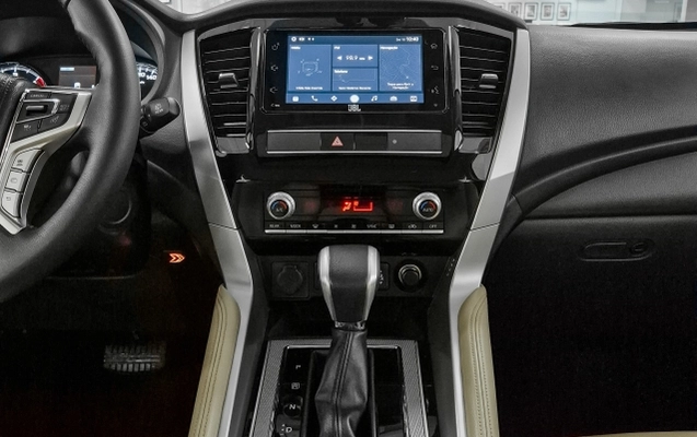 imagem-https://www.socarrao.com.br/sc-vehicle-images-prod/3946767/1790102359416-7kTnF59gBdJqD1DlK5ZmOEuE1kLud9RY.jpg