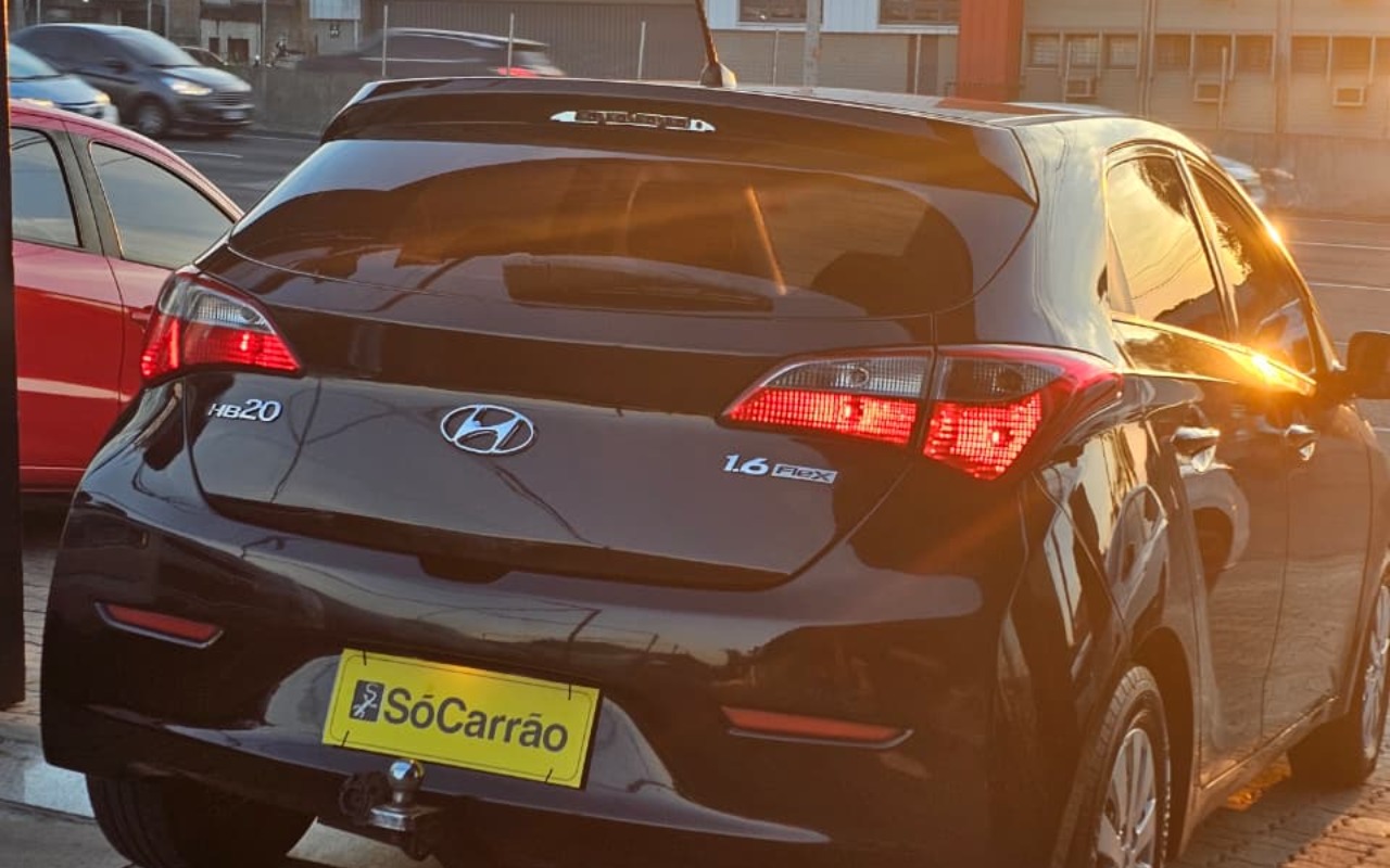 imagem-https://www.socarrao.com.br/sc-vehicle-images-prod/3946887/1789753714319-MDIxZjU0MjktZjk3ZC00MzY2LWE2ZDUtNjM4MmFkZWY3YWVkLmpwZw.jpg