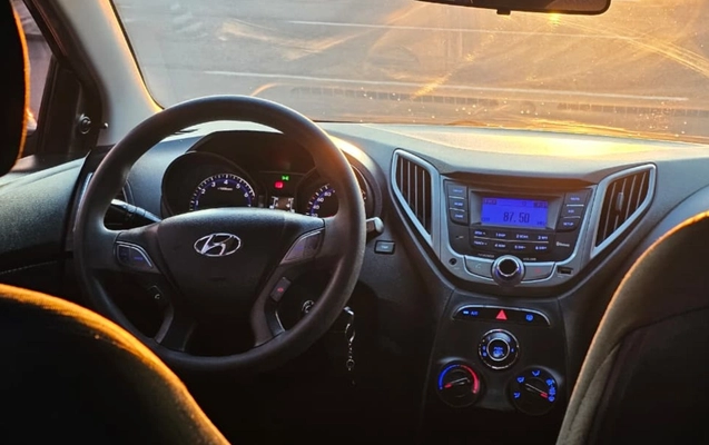 imagem-https://www.socarrao.com.br/sc-vehicle-images-prod/3946887/1789753714544-OTdhZDkwNzYtY2UzZS00NGZmLTk2NDQtMjY4ODc4MTg2ZDM2LmpwZw.jpg