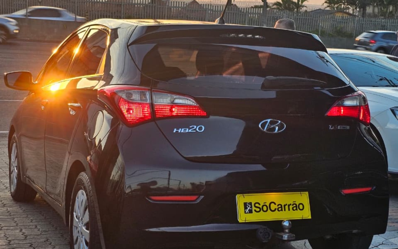 imagem-https://www.socarrao.com.br/sc-vehicle-images-prod/3946887/1789753714892-YjYxNGVhYjEtYTYzYi00NmM2LTkyZmQtN2MzNzE1YTc5NmUwLmpwZw.jpg