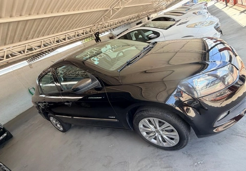 Volkswagen Voyage 2015 Preto — foto 1 de 3