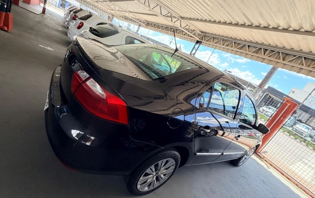 imagem-https://www.socarrao.com.br/sc-vehicle-images-prod/3946949/1789753795427-V2hhdHNBcHAgSW1hZ2UgMjAyNi0wMi0wNSBhdCAxMi4zMi40NSAoNikuanBlZw.jpeg