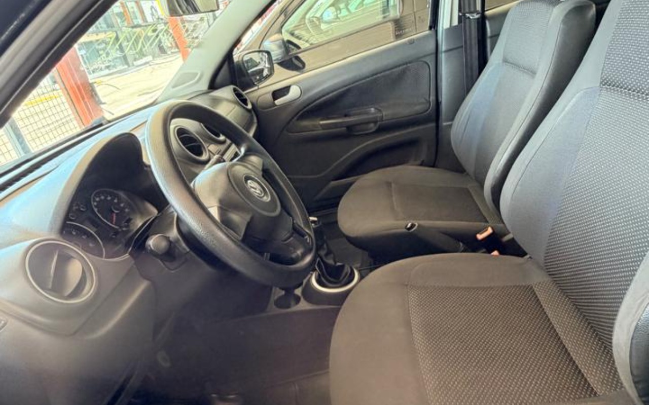 imagem-https://www.socarrao.com.br/sc-vehicle-images-prod/3946949/1789753795676-V2hhdHNBcHAgSW1hZ2UgMjAyNi0wMi0wNSBhdCAxMi4zMi40NSAoMTIpLmpwZWc.jpeg