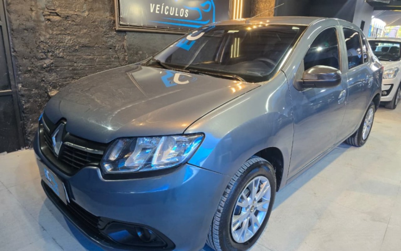 Renault Logan 2017 Cinza — foto 1 de 3