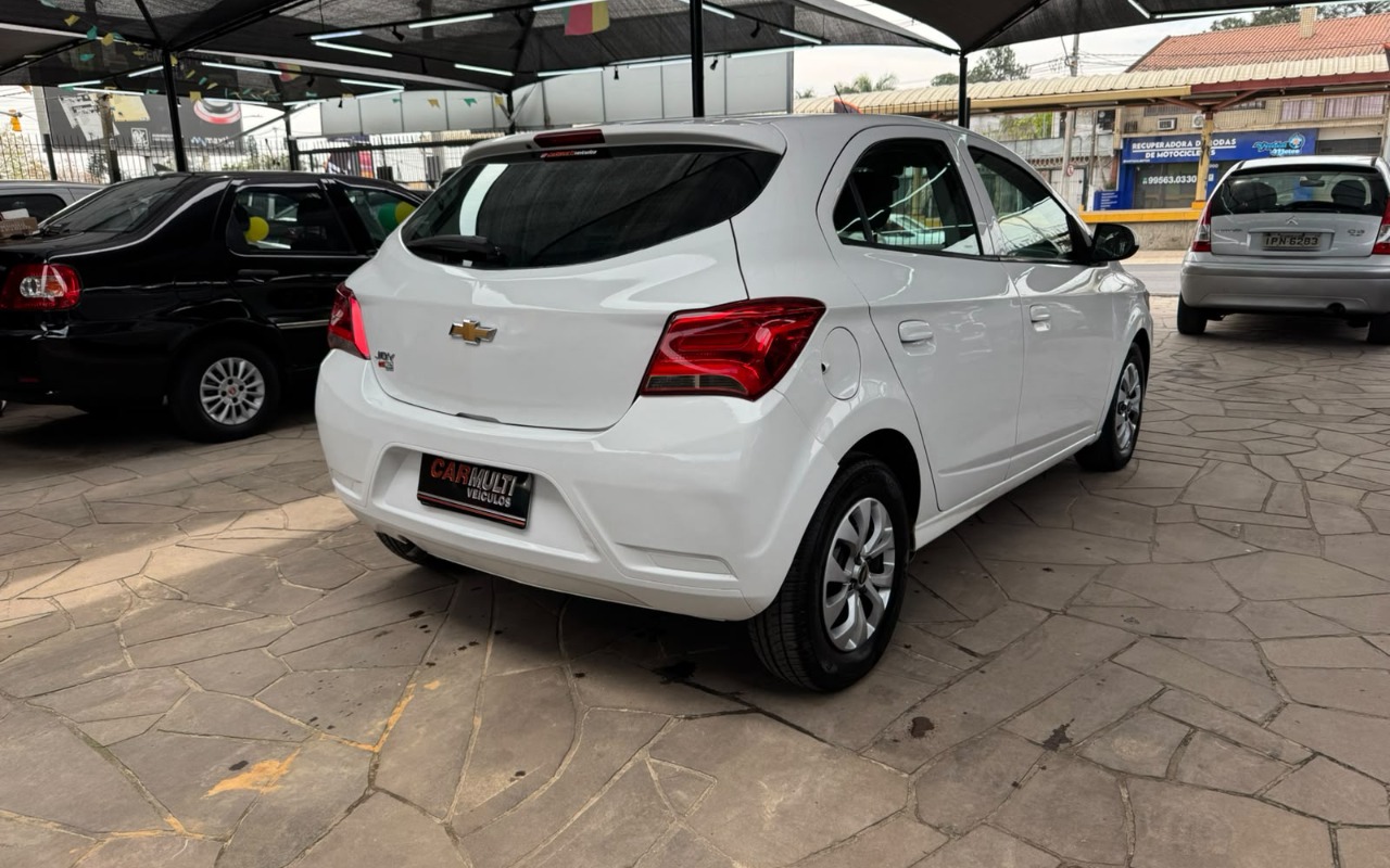imagem-https://www.socarrao.com.br/sc-vehicle-images-prod/3947115/1789754072629-V2hhdHNBcHAgSW1hZ2UgMjAyNi0wOS0xOCBhdCAxNC40OS41MCAoMykuanBlZw.jpeg