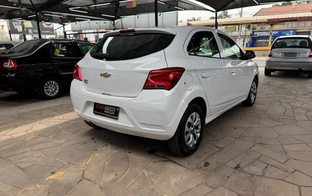 imagem-https://www.socarrao.com.br/sc-vehicle-images-prod/3947115/1789754072629-V2hhdHNBcHAgSW1hZ2UgMjAyNi0wOS0xOCBhdCAxNC40OS41MCAoMykuanBlZw.jpeg