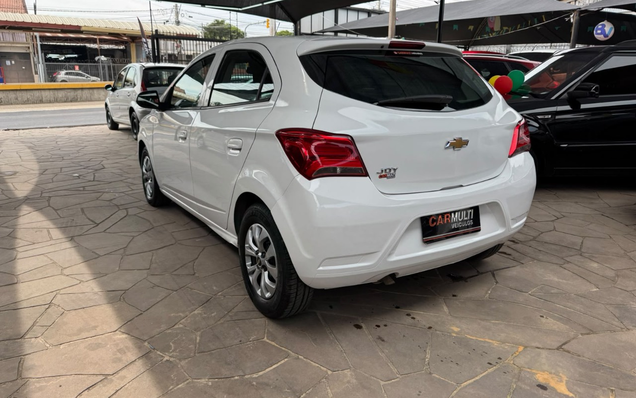 imagem-https://www.socarrao.com.br/sc-vehicle-images-prod/3947115/1789754072745-V2hhdHNBcHAgSW1hZ2UgMjAyNi0wOS0xOCBhdCAxNC40OS41MCAoMSkuanBlZw.jpeg