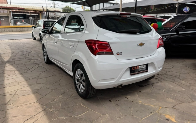 imagem-https://www.socarrao.com.br/sc-vehicle-images-prod/3947115/1789754072745-V2hhdHNBcHAgSW1hZ2UgMjAyNi0wOS0xOCBhdCAxNC40OS41MCAoMSkuanBlZw.jpeg