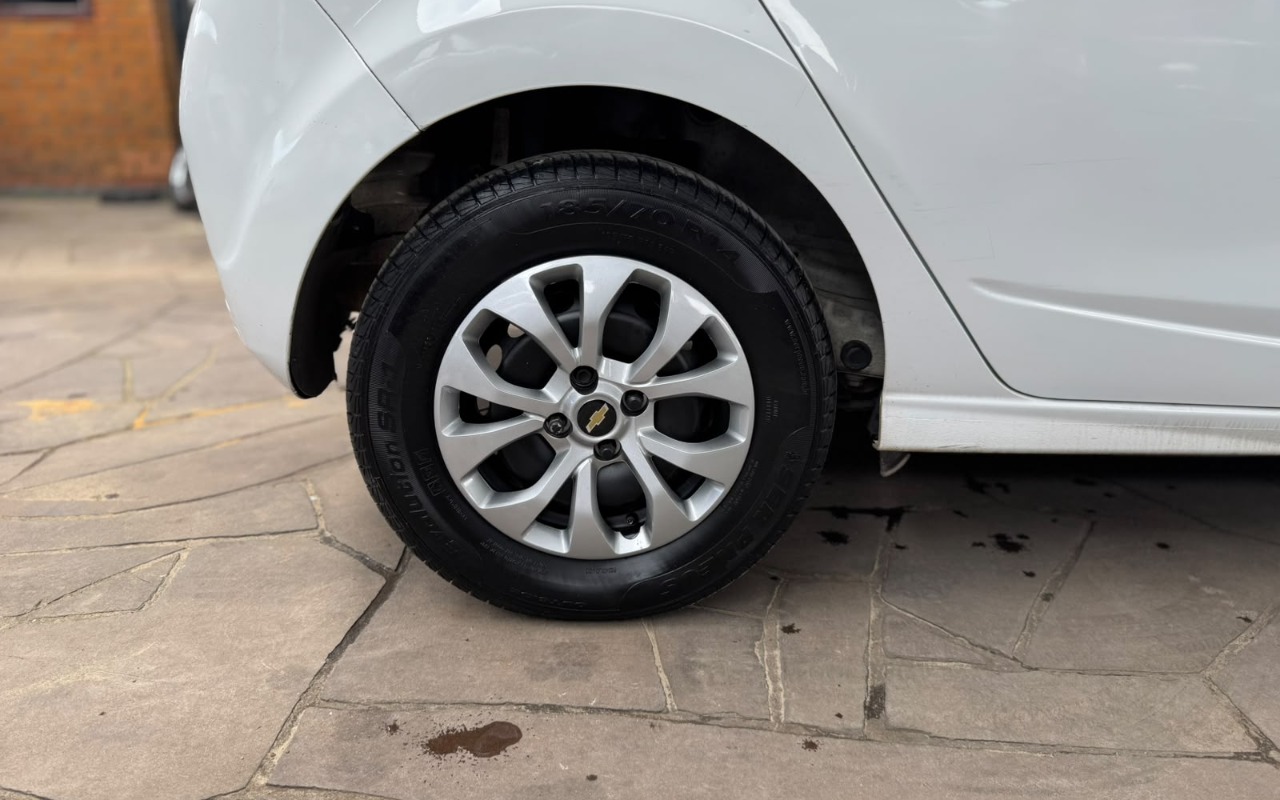 imagem-https://www.socarrao.com.br/sc-vehicle-images-prod/3947115/1789754073157-V2hhdHNBcHAgSW1hZ2UgMjAyNi0wOS0xOCBhdCAxNC40OS41Mi5qcGVn.jpeg