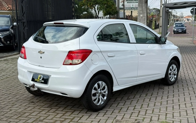 imagem-https://www.socarrao.com.br/sc-vehicle-images-prod/3947116/1789754075702-9_011927.jpg