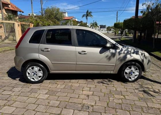imagem-https://www.socarrao.com.br/sc-vehicle-images-prod/3947118/1789754082438-ford-fiesta-1.6-mpi-class-hatch-8v-flex-4p-manual-wmimagem12384953867.jpg