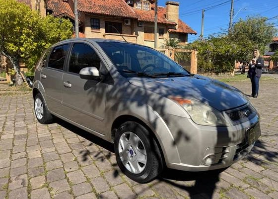 imagem-https://www.socarrao.com.br/sc-vehicle-images-prod/3947118/1789754082439-ford-fiesta-1.6-mpi-class-hatch-8v-flex-4p-manual-wmimagem12385077876.jpg